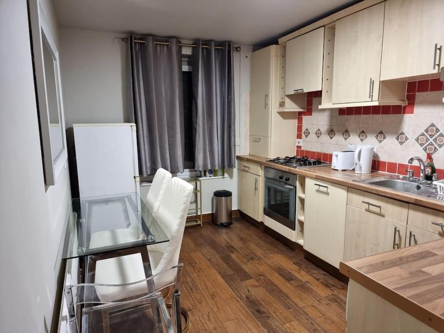 1 Bedroom Flat In Zone 1