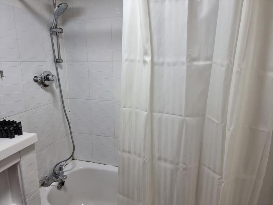Apartment 1 Bedroom Flat In Zone 1