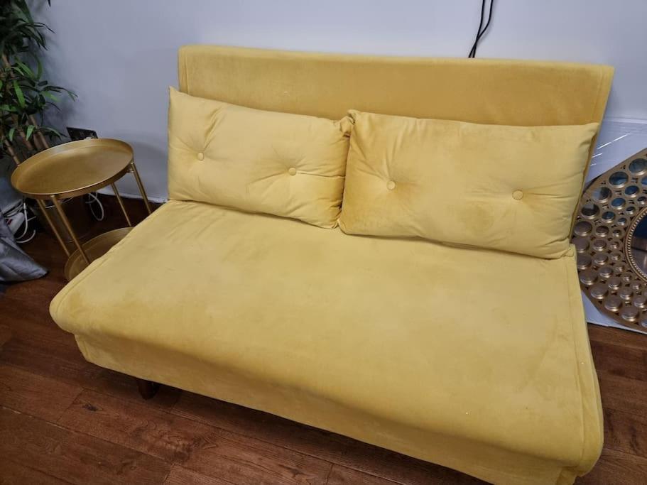 1 Bedroom Flat In Zone 1 Apartment *